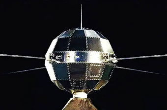 52年前中国第一颗人造地球卫星“东方红一号”发射成功
